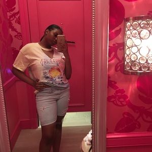 Meet your Posher, Wakia